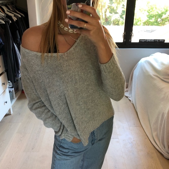 Brandy Melville Sweaters - Brandy Melville gray knit sweater